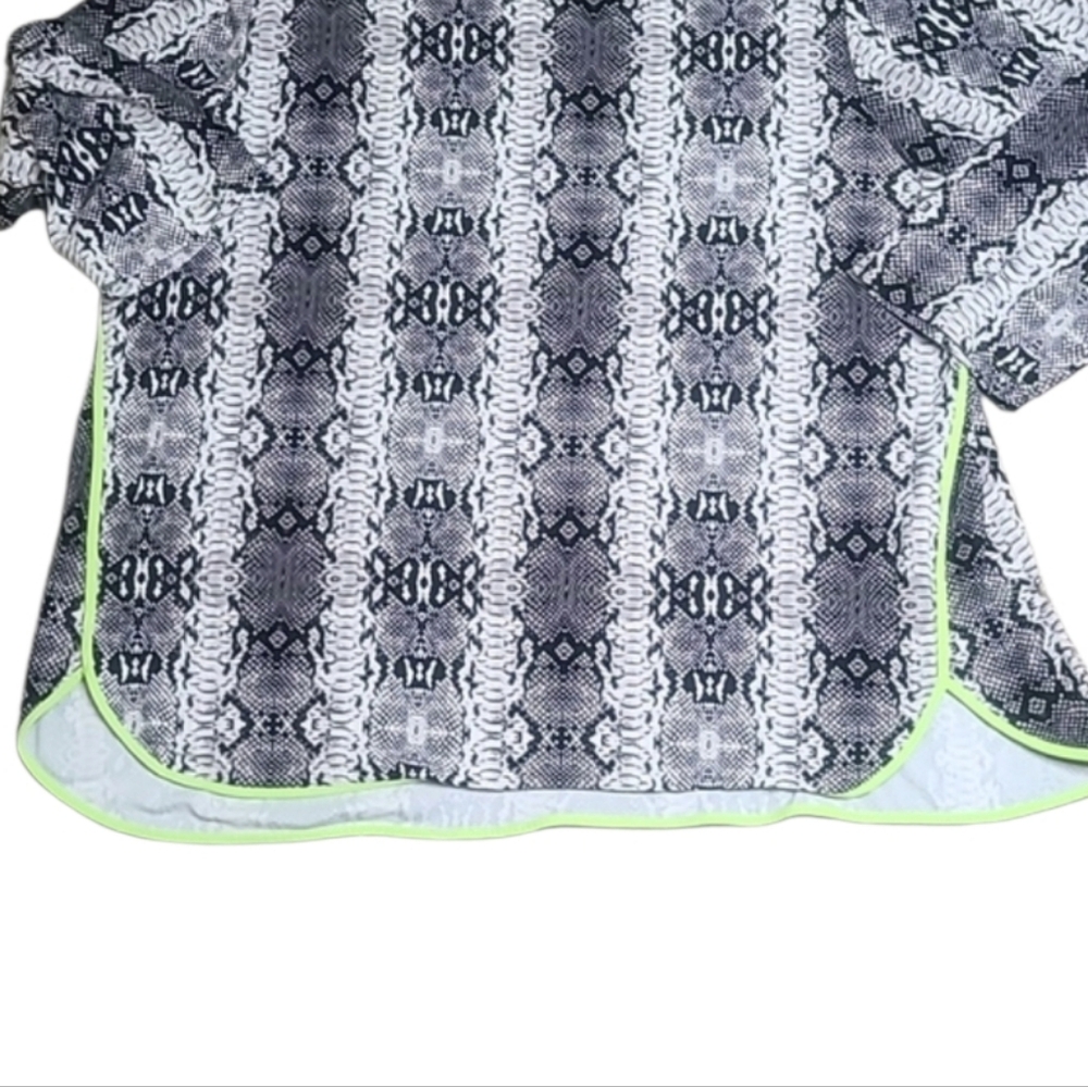 Ruby Rd. Snake Print Top - Picture 4 of 7